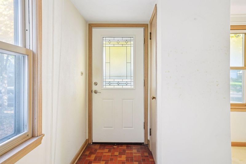 1844 Montana Ave E, Saint Paul, MN 55119