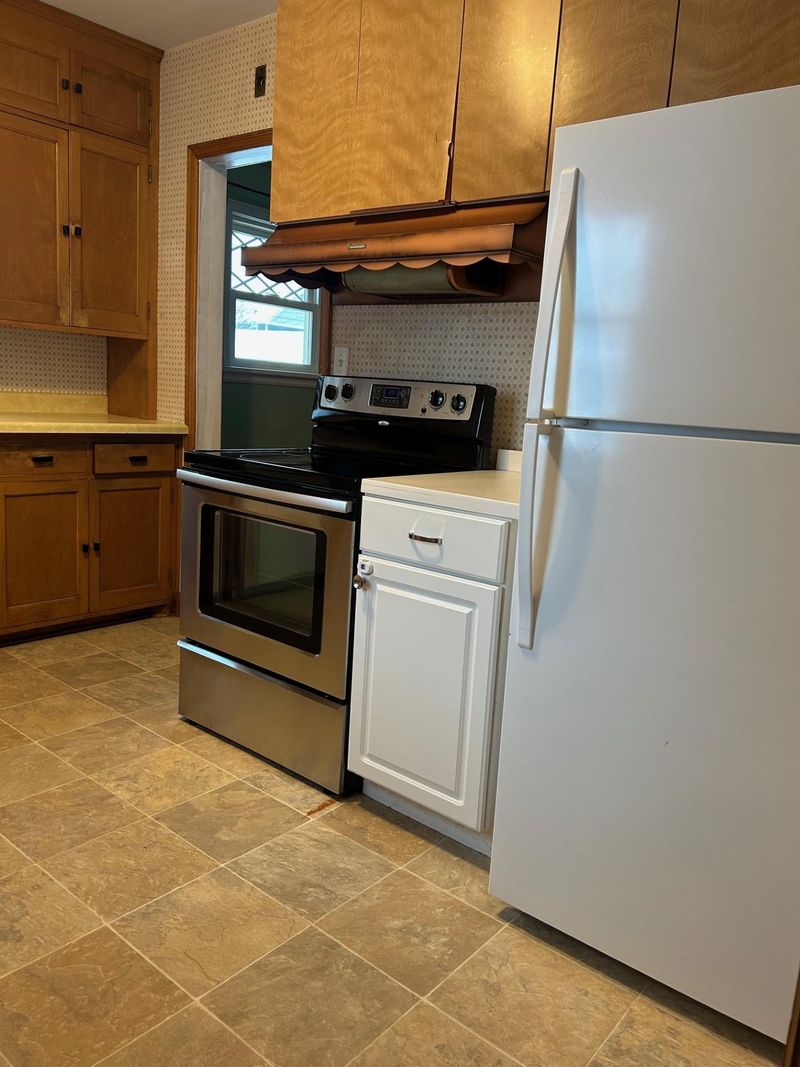 881 Clear Ave, Saint Paul, MN 55106