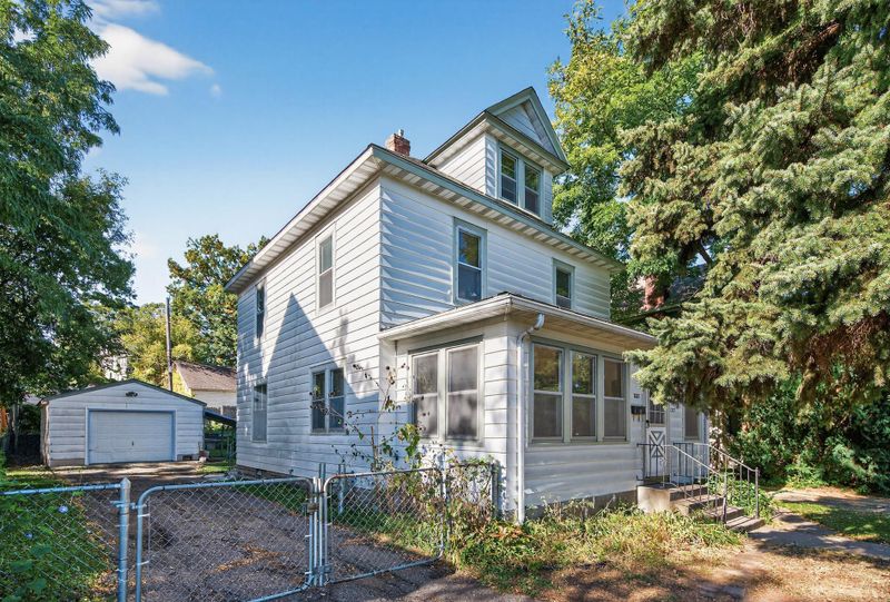 2327 Irving Ave N, Minneapolis, MN 55411