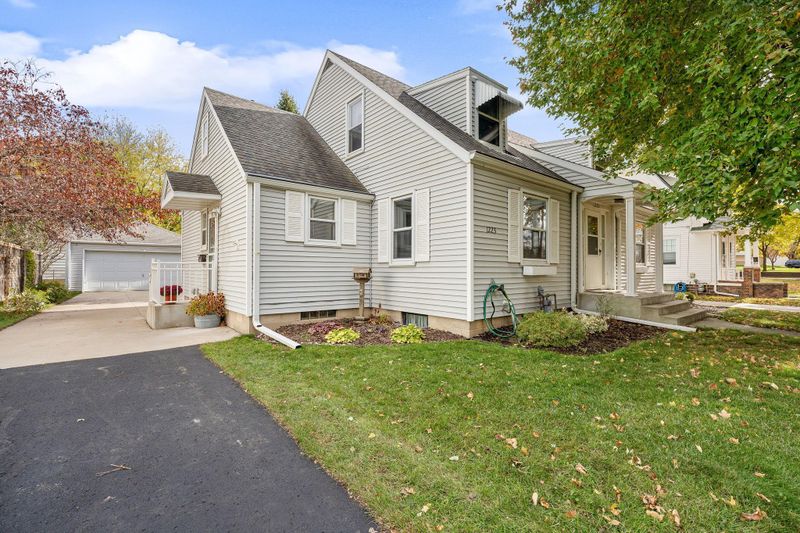 1223 S Cedar Ave, Owatonna, MN 55060