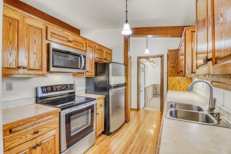 530 Cedar Ln, Moorhead, MN 56560