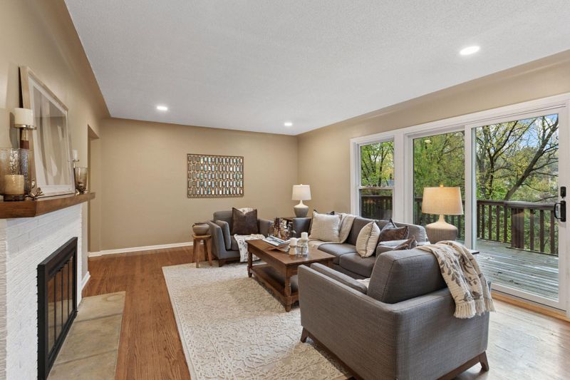 11911 James Rd, Hopkins, MN 55343