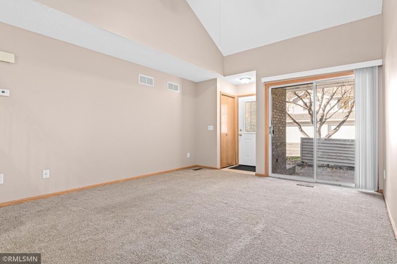 7813 Hemingway Ave S, Cottage Grove, MN 55016