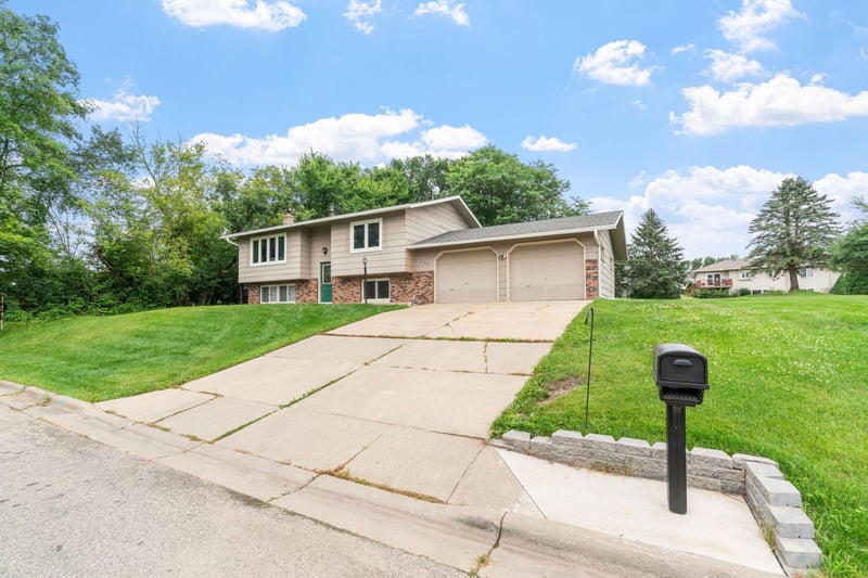 540 4th St E, Wanamingo, MN 55983