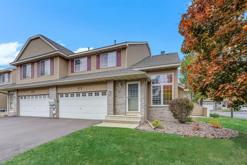 1336 Crown Oaks Dr, Spring Lake Park, MN 55432