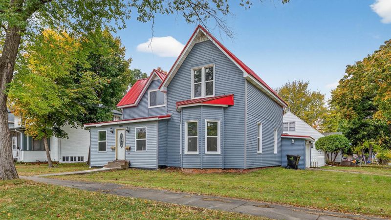 503 11th St E, Menomonie, WI 54751