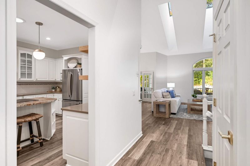 257 Lake St W, Wayzata, MN 55391
