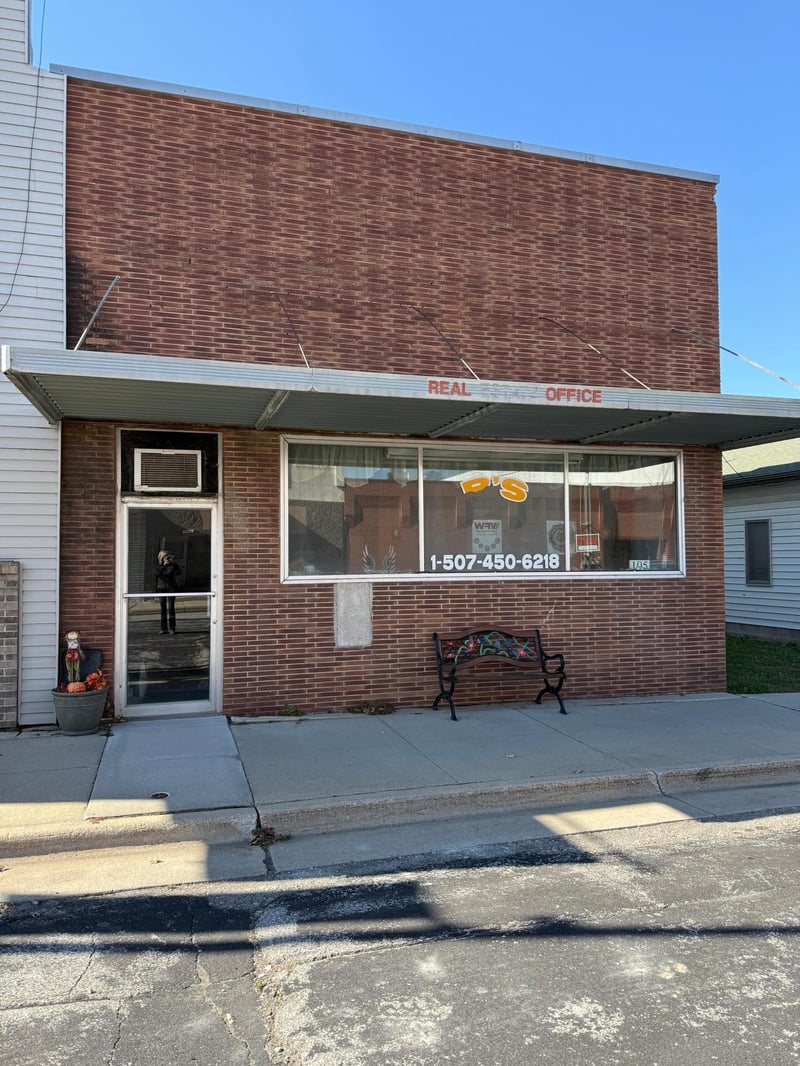 105 N Main St, Mabel, MN 55954
