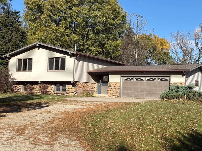 11623 375th Ave, Waseca, MN 56093