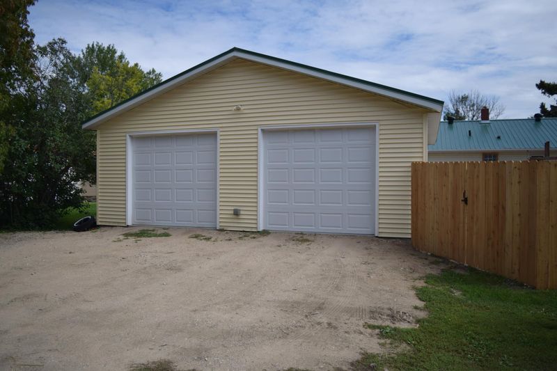 103 Pine Ave N, Thief River Falls, MN 56701