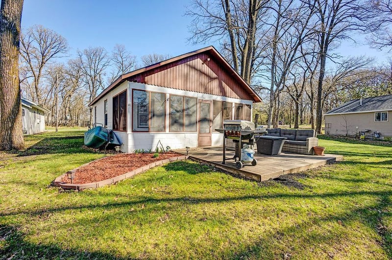 10777 70th St, Clear Lake, MN 55319