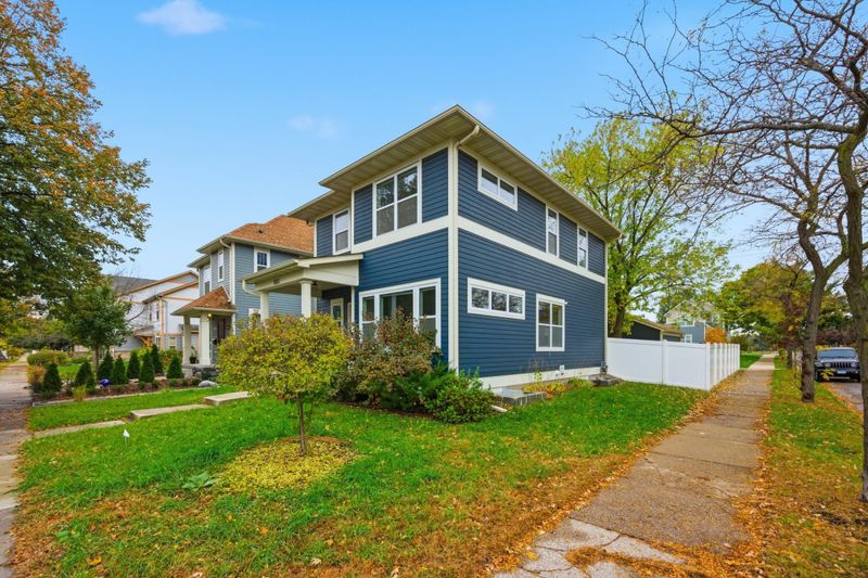 5053 Girard Ave N, Minneapolis, MN 55430