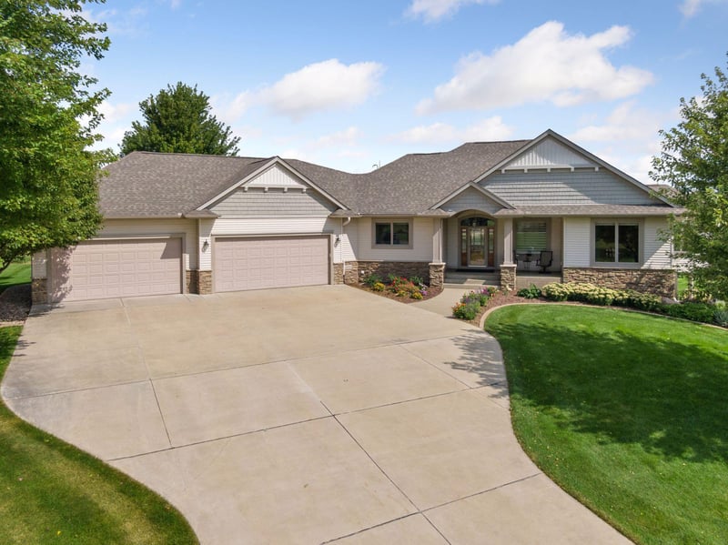 24700 Trail Haven Ln, Rogers, MN 55374