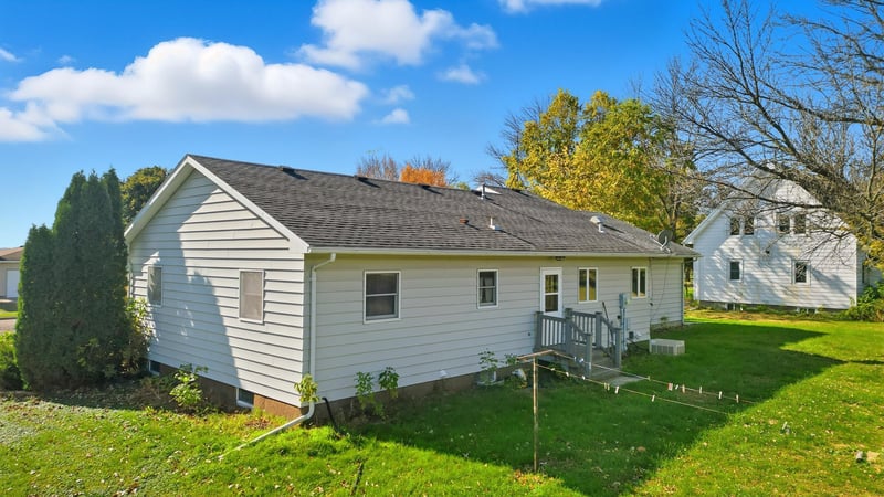 309 E Iowa St, Elmore, MN 56027