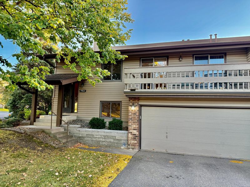 7062 W 113th St #1, Bloomington, MN 55438