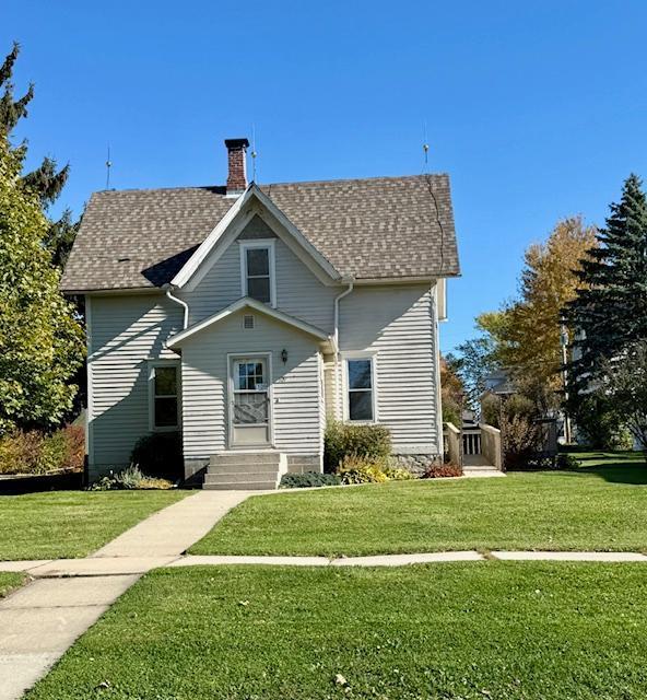 109 1st Ave SE, Spring Grove, MN 55974