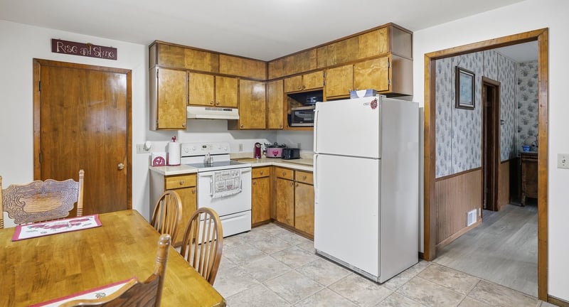 25 Ann St S, Minnesota Lake, MN 56068