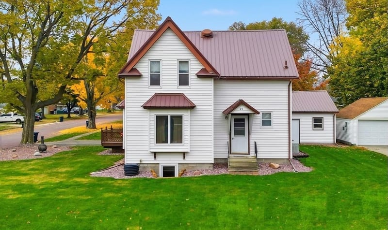 25 Ann St S, Minnesota Lake, MN 56068