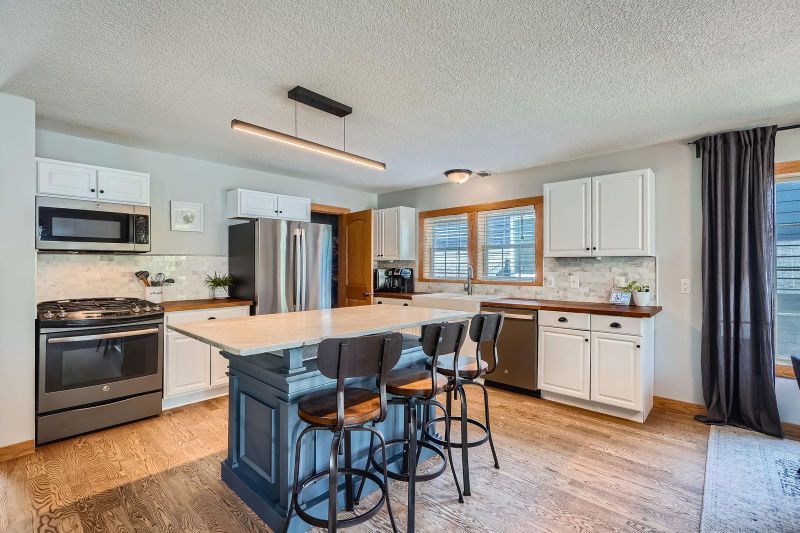 8 Queen Ave S, Minneapolis, MN 55405