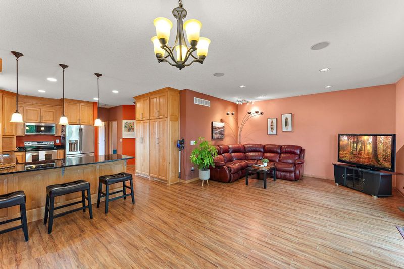 3509 Pilgrim Ln N, Plymouth, MN 55441