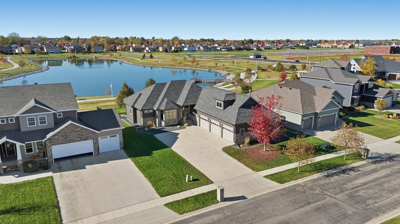 2141 38th St S, Moorhead, MN 56560