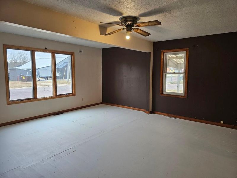 703 Muir Ave, Jackson, MN 56143