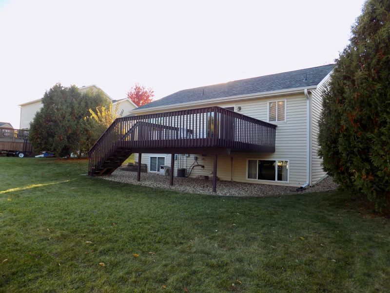 506 14th Ave NW, Kasson, MN 55944