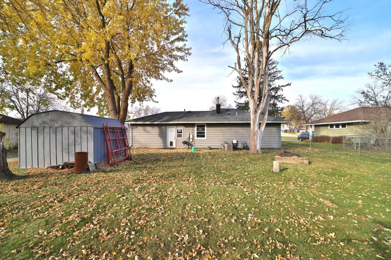 212 8th St NE, Staples, MN 56479