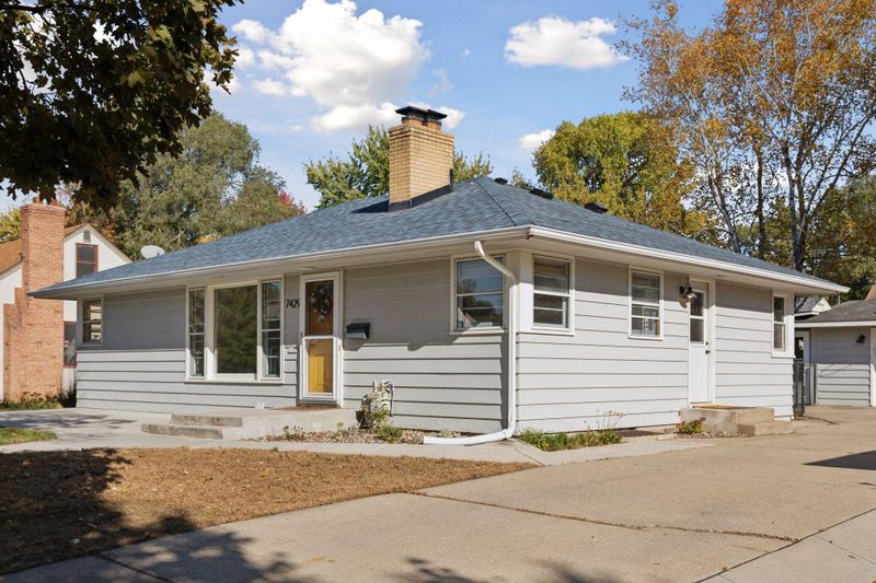 7429 Clinton Ave, Richfield, MN 55423