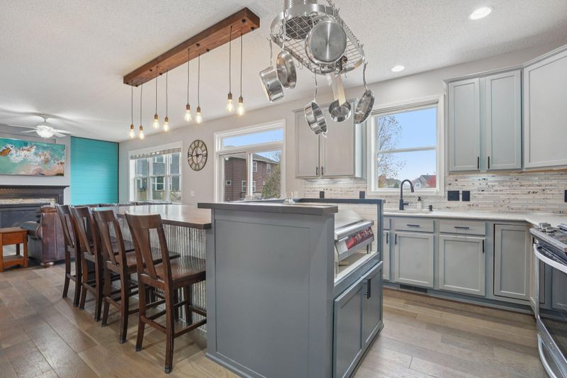 4590 Empress Way N, Hugo, MN 55038