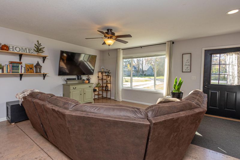 1024 Thomas Dr NE, Alexandria, MN 56308