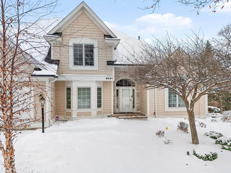 9031 Highview Ln, Woodbury, MN 55125