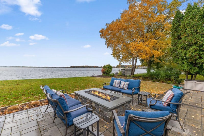 4286 Circle Rd, Excelsior, MN 55331