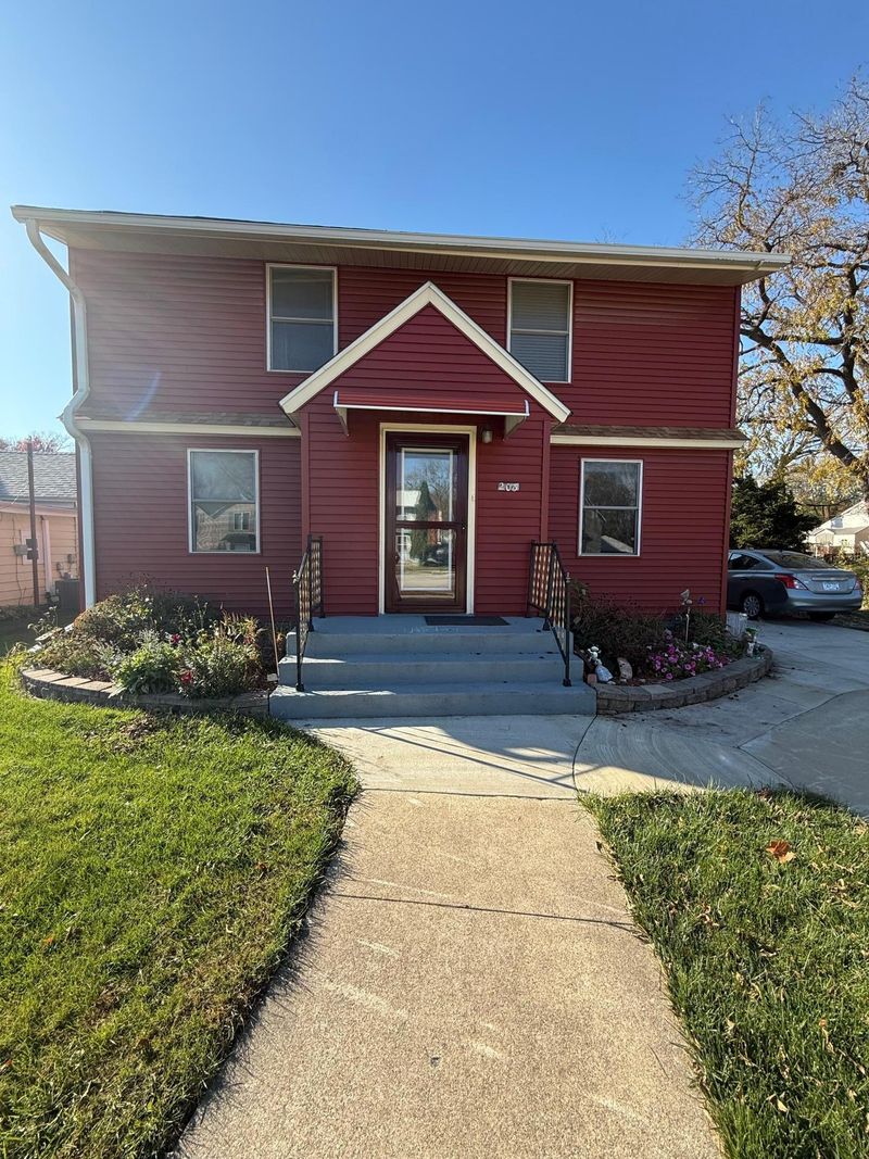 203 N Mantorville Ave, Kasson, MN 55944