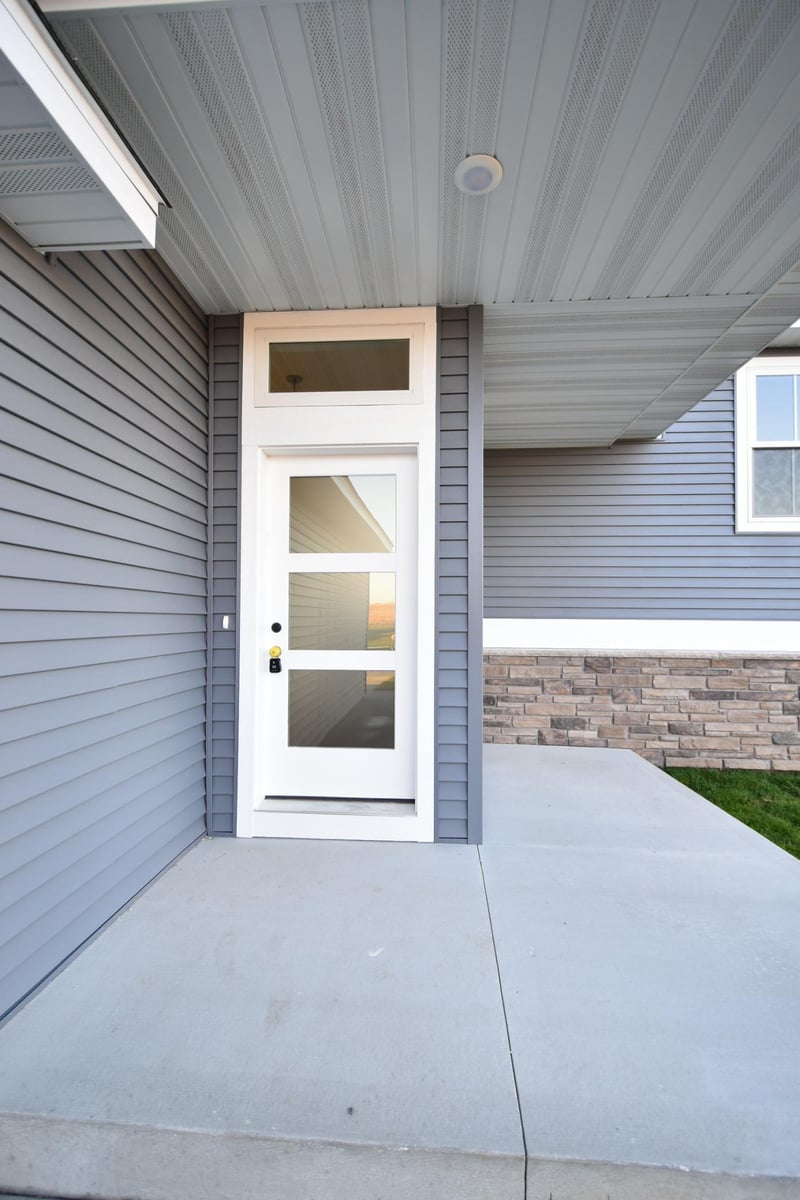 2215 Elk Run Dr SE, Pine Island, MN 55963