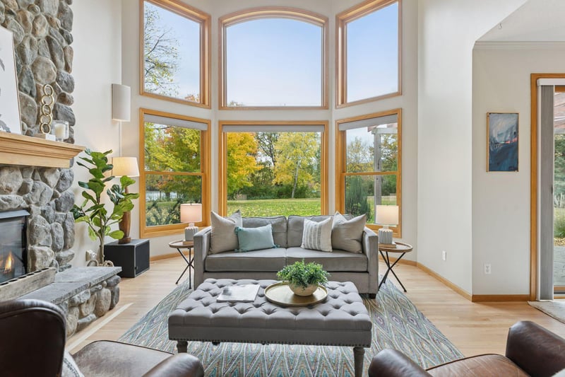 2628 Town Lake Dr, Woodbury, MN 55125