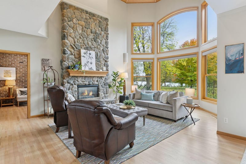 2628 Town Lake Dr, Woodbury, MN 55125