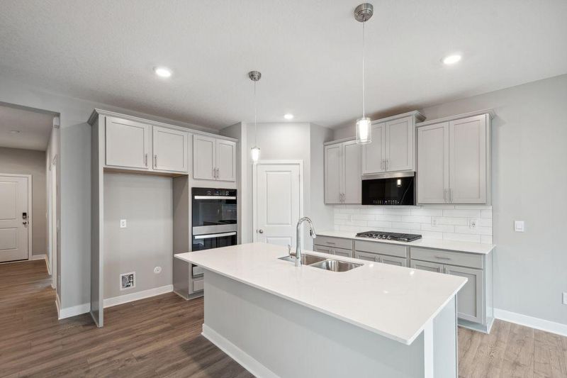 2494 Marsh View Ct, Shakopee, MN 55379