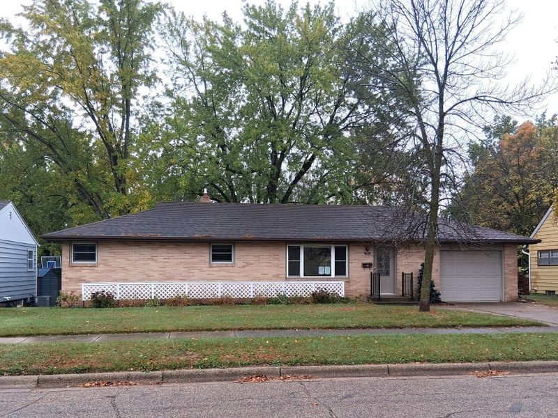 904 3rd St S, Cold Spring, MN 56320