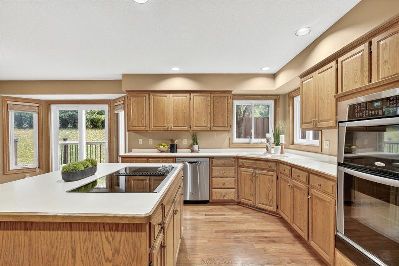 6258 Fernbrook Ln N, Maple Grove, MN 55311