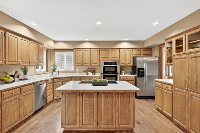 6258 Fernbrook Ln N, Maple Grove, MN 55311