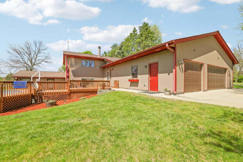 9350 Morgan Ln, Cologne, MN 55322