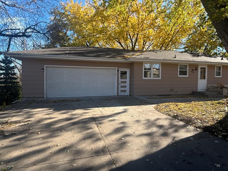 314 Shady Ln, Young America, MN 55397