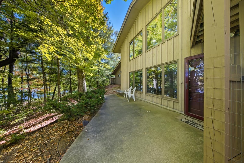 3 Williams Wood Rd, Mahtomedi, MN 55115