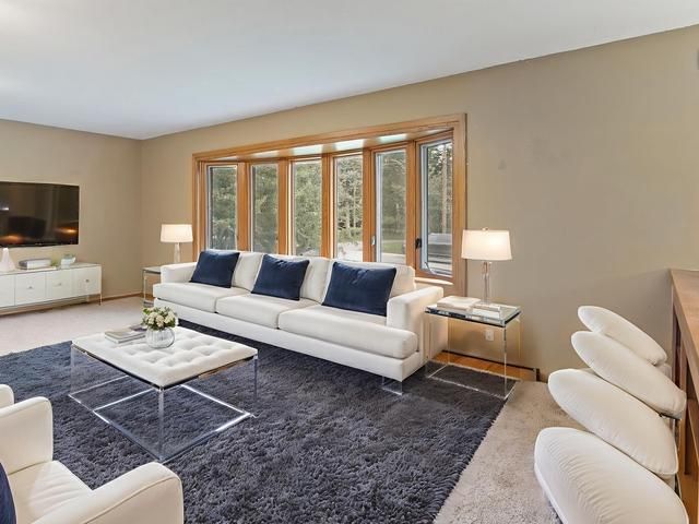 10004 Maple Cir, Bloomington, MN 55431