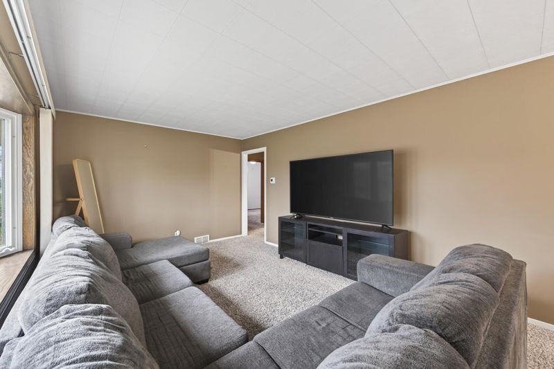 9937 Columbus Ave S, Bloomington, MN 55420