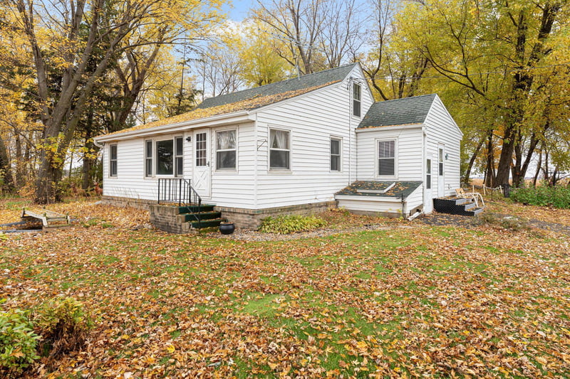 9295 270th St W, Morristown, MN 55052
