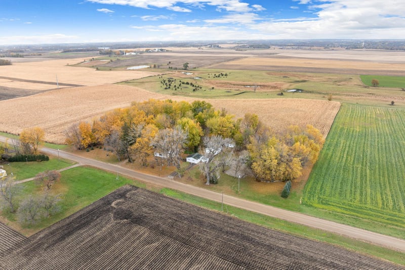 9295 270th St W, Morristown, MN 55052