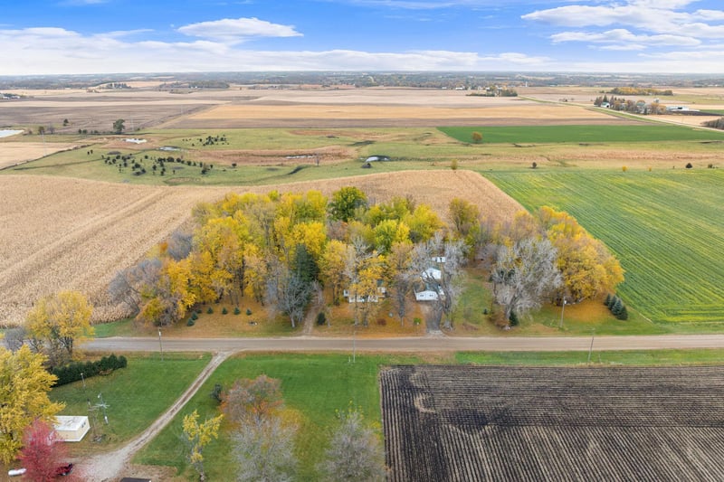 9295 270th St W, Morristown, MN 55052