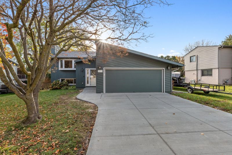 3012 Crescent Ln NW, Rochester, MN 55901